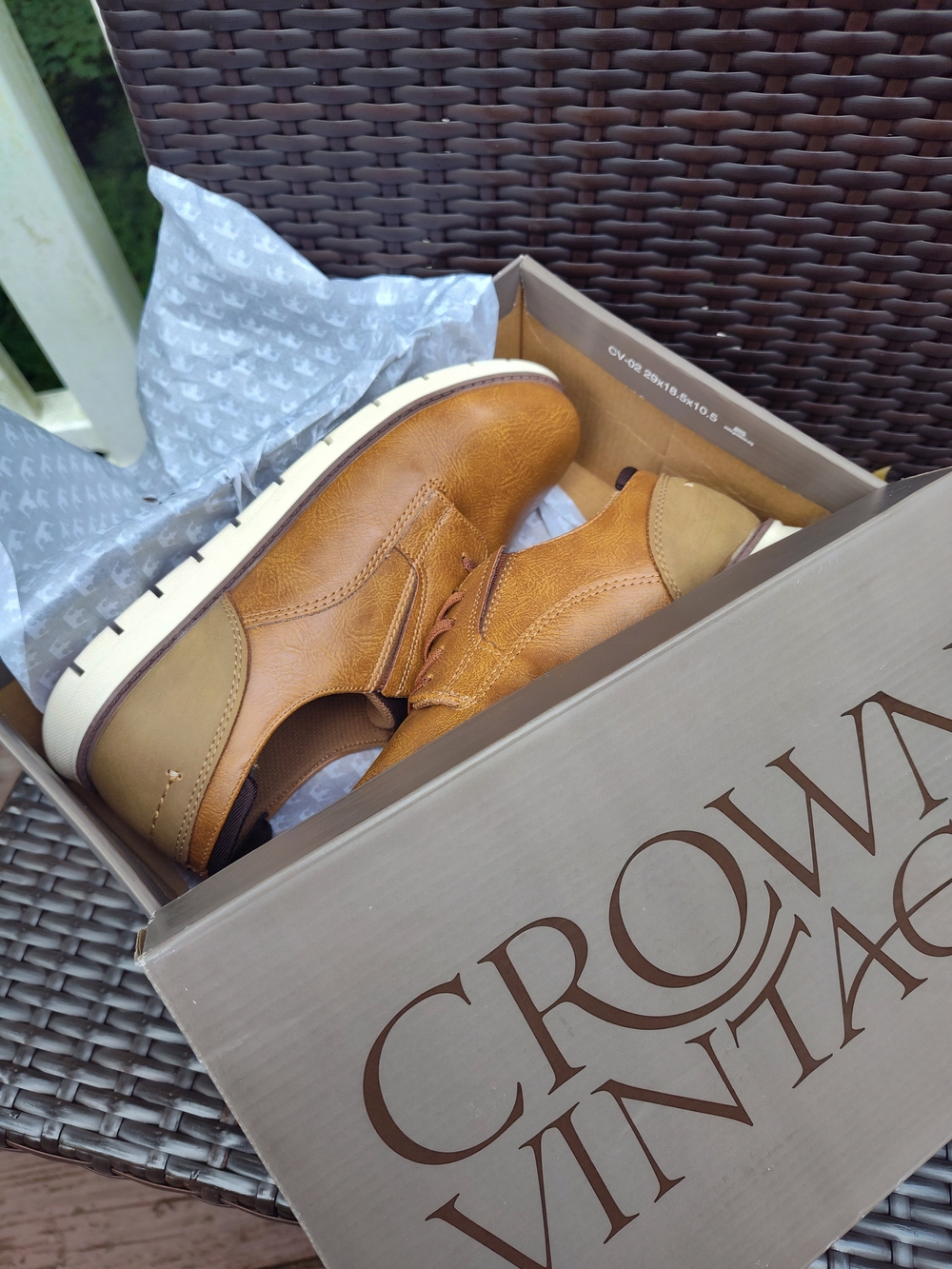 Crown Vintage Youth Tan and Cream Leather Slip-On Sneakers